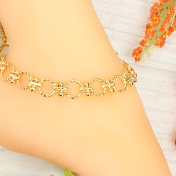 "Handmade Anklet – Elegant & Delicate Jewelry for Women | UNVRC1613 - Picture 1 of 10